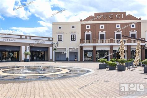 gucci - catania outlet agira photos